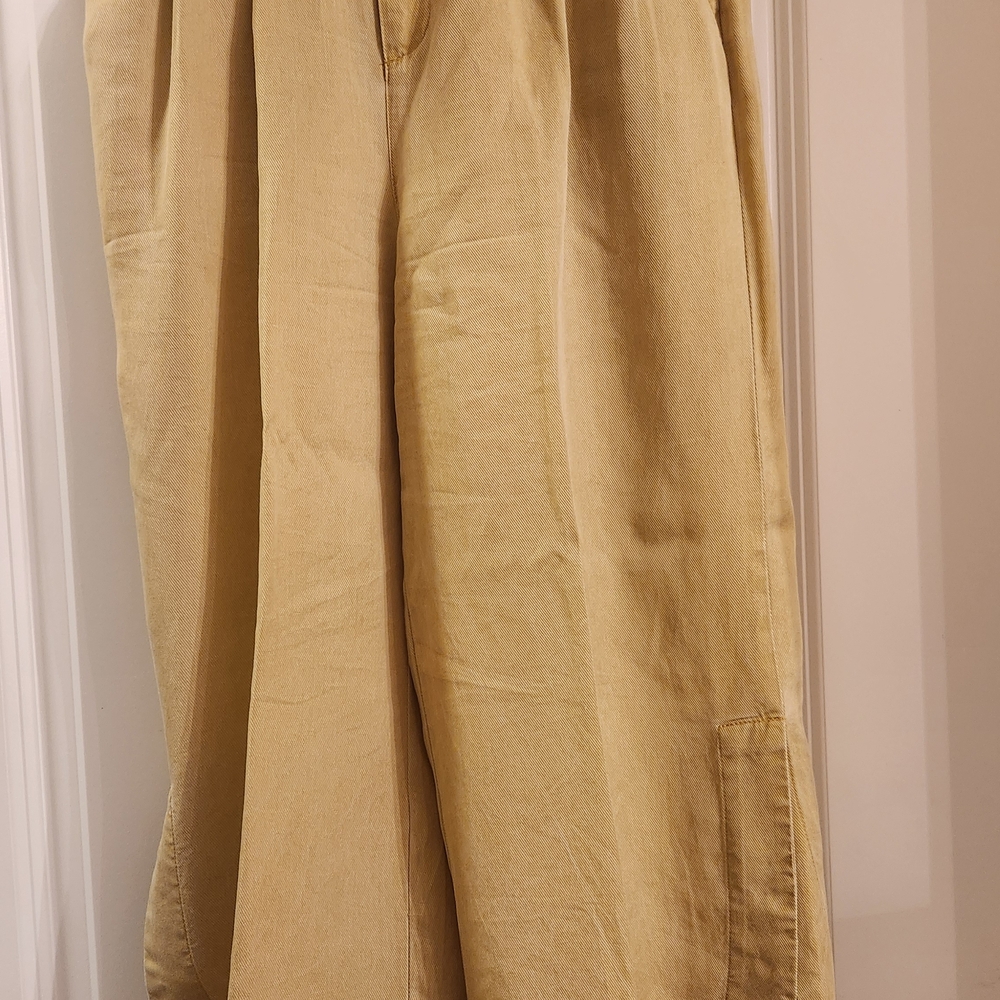 Tribal Women's Green (Starfruit) Cropped Pants